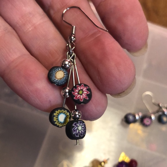 Set of (5) Costume Pierced Earrings - Picture 5 of 15